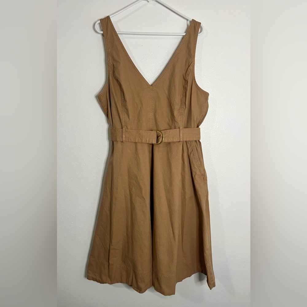 Banana Republic Tan Belted V-Neck Sleeveless Dress